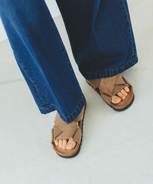 le.coeur blanc(ルクールブラン)の「《履き心地抜群◎》VINILOクロスベルトサンダル(サンダル・レディース・ブラック/モカ・37/38)」の14枚目の写真