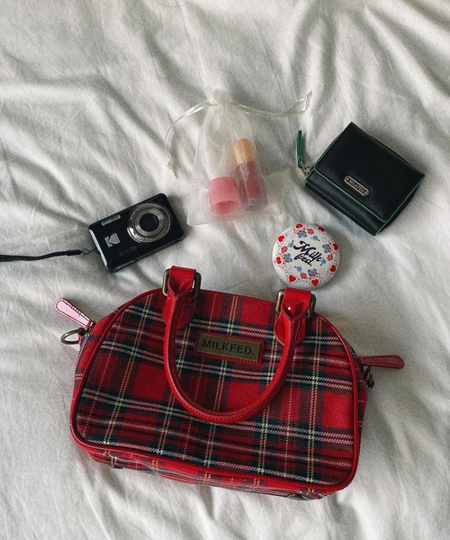 MILKFED.(ミルクフェド)の「PLAID PATTERN BOSTON BAG(ショルダーバッグ・レディース・ブラック/レッド/チャコール・ONE SIZE)」の2枚目の写真