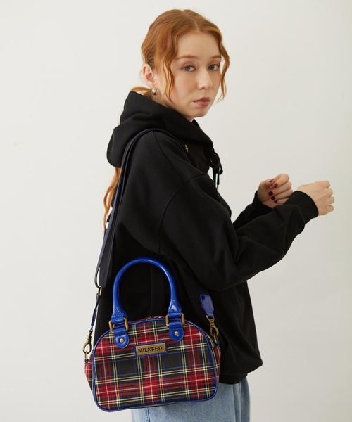 MILKFED.(ミルクフェド)の「PLAID PATTERN BOSTON BAG(ショルダーバッグ・レディース・ブラック/レッド/チャコール・ONE SIZE)」の1枚目の写真
