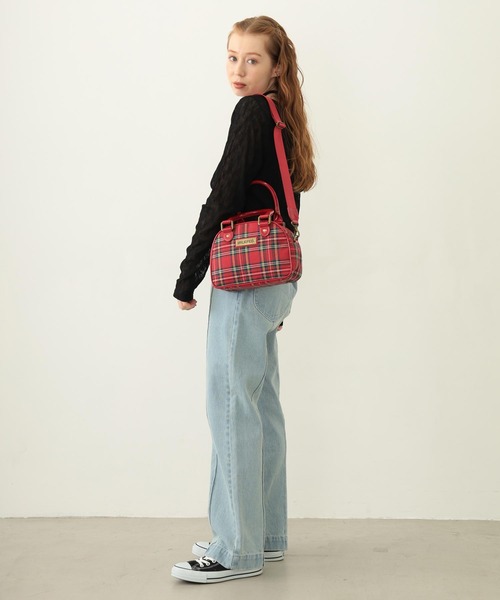 MILKFED.(ミルクフェド)の「PLAID PATTERN BOSTON BAG(ショルダーバッグ・レディース・ブラック/レッド/チャコール・ONE SIZE)」の4枚目の写真