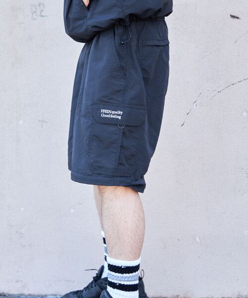 FFEIN（フェイン）の「【FFEIN(フェイン)】２WAYナイロンテックワイドカーゴパンツ / ドローコード付き ハーフパンツ（カーゴパンツ・メンズ・ブラック/カーキ/ダークパープル/ネイビー/ベージュ・SMALL/MEDIUM/LARGE）」の9枚目の写真