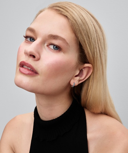 PANDORA(パンドラ)の「ライトブルー フープピアス(ピアス(両耳用)・レディース・シルバー・FREE)」の3枚目の写真