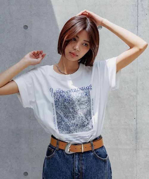 PAGEBOY（ページボーイ）の「クラックフォトTシャツ（Tシャツ/カットソー・レディース・チャコールグレー/オフホワイト/レッド系その他・FREE）」の8枚目の写真