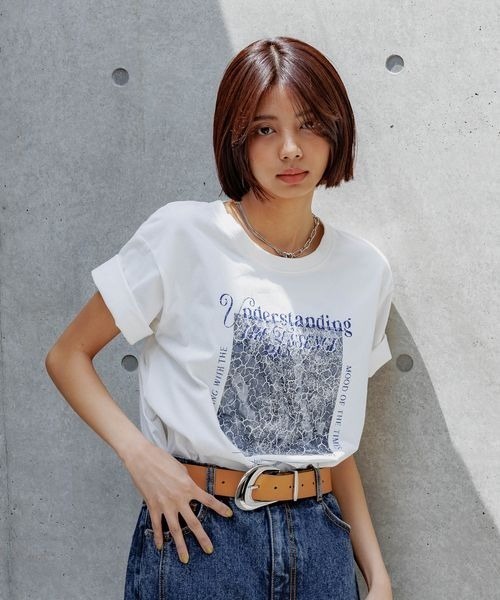 PAGEBOY（ページボーイ）の「クラックフォトTシャツ（Tシャツ/カットソー・レディース・チャコールグレー/オフホワイト/レッド系その他・FREE）」の9枚目の写真