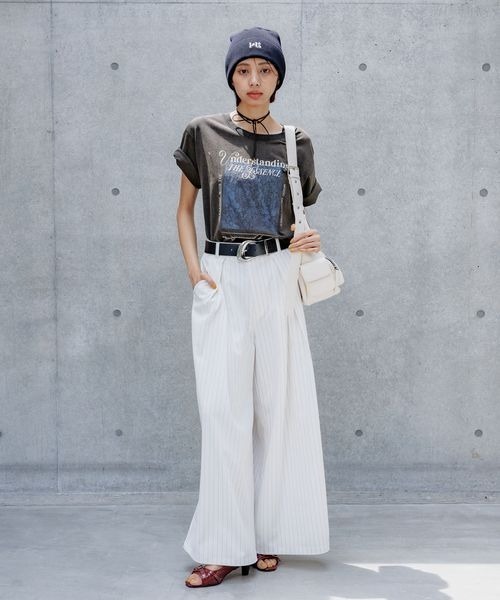 PAGEBOY（ページボーイ）の「クラックフォトTシャツ（Tシャツ/カットソー・レディース・チャコールグレー/オフホワイト/レッド系その他・FREE）」の10枚目の写真