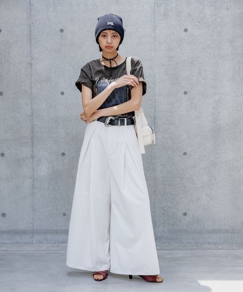 PAGEBOY（ページボーイ）の「クラックフォトTシャツ（Tシャツ/カットソー・レディース・チャコールグレー/オフホワイト/レッド系その他・FREE）」の11枚目の写真