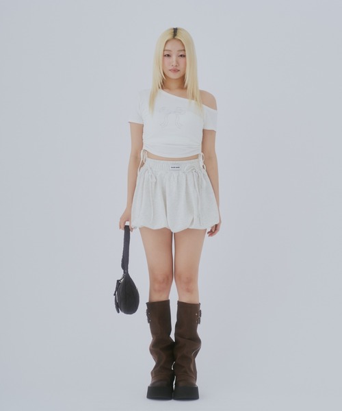 GAB GAB(ガブガブ)の「ワンオフショルトップス(Tシャツ/カットソー・レディース・ブラック/ホワイト・FREE)」の7枚目の写真