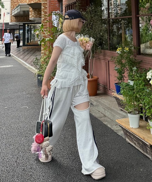 Alley Tokyo(アリートーキョー)の「フリフリとぴろんのキャミ(シャツ/ブラウス・レディース・ブラウン/オフホワイト・FREE)」の19枚目の写真
