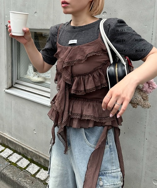 Alley Tokyo(アリートーキョー)の「フリフリとぴろんのキャミ(シャツ/ブラウス・レディース・ブラウン/オフホワイト・FREE)」の12枚目の写真