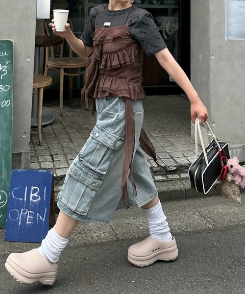 Alley Tokyo(アリートーキョー)の「フリフリとぴろんのキャミ(シャツ/ブラウス・レディース・ブラウン/オフホワイト・FREE)」の9枚目の写真