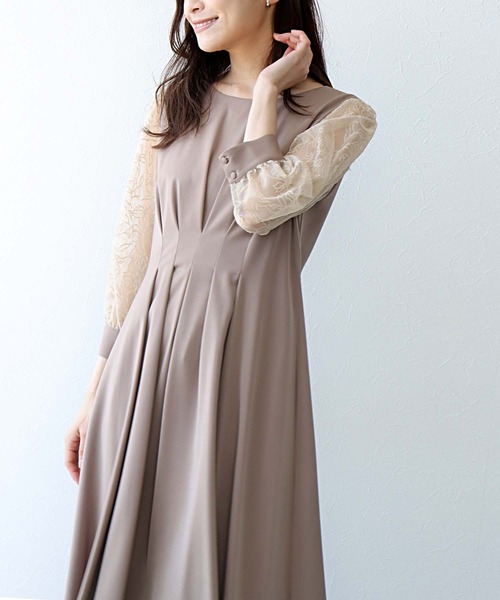 Jines(ジネス)の「ウエストタックフィッシュテールワンピース(ワンピース・レディース・ブラウン/グリーン・38)」の13枚目の写真