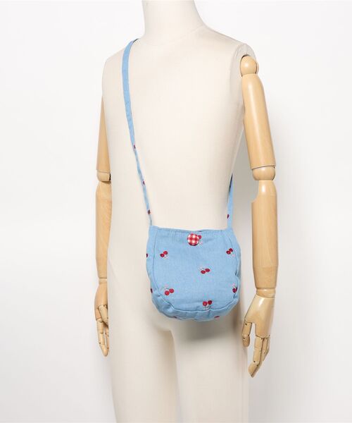 Mayree（メイリー）の「【urge select】デニム素材 フラワー＆チェリー刺繍 ショルダーバッグ(くるみボタン付き)（ショルダーバッグ・レディース・ブルー系2/ネイビー系2/ネイビー系1/ブルー系1・FREE）」の13枚目の写真