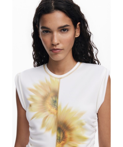 Desigual（デシグアル）の「VESTJULCA ワンピースノースリーブ（ワンピース・レディース・ホワイト・XL/L/M/S/XS）」の3枚目の写真