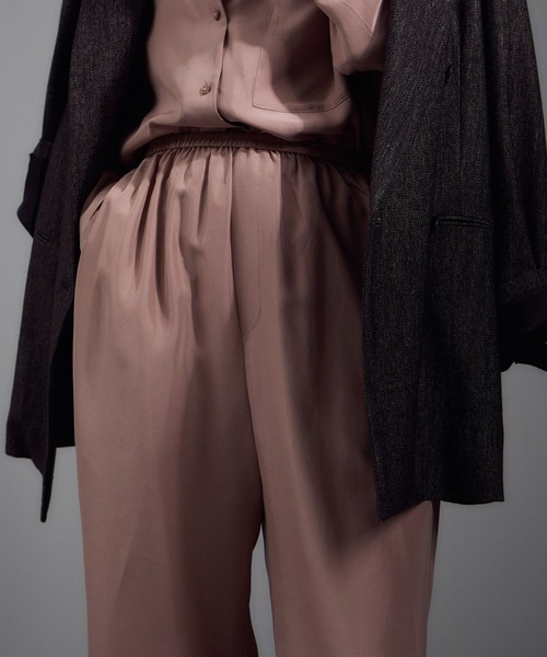 SALON adam et rope'（サロン アダム エ ロペ）の「[25AW]GENTLE SILK パンツ / セットアップ対応・洗える（その他パンツ・レディース・ブラック/ブラウン系その他2/ピンク系その他2・S/M）」の7枚目の写真