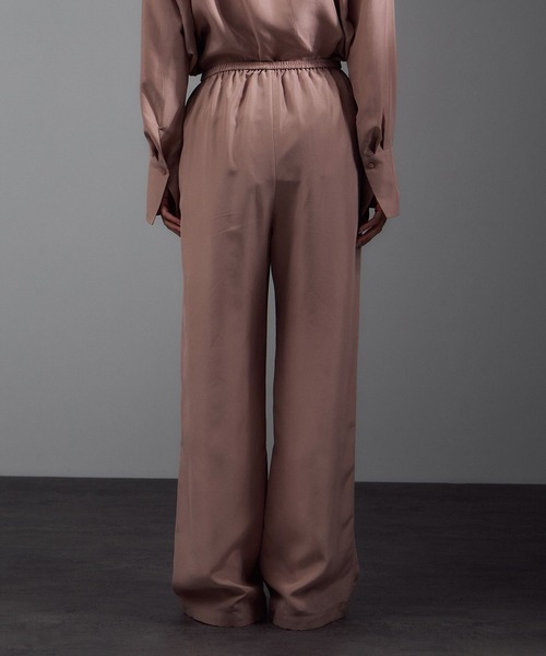 SALON adam et rope'（サロン アダム エ ロペ）の「[25AW]GENTLE SILK パンツ / セットアップ対応・洗える（その他パンツ・レディース・ブラック/ブラウン系その他2/ピンク系その他2・S/M）」の10枚目の写真