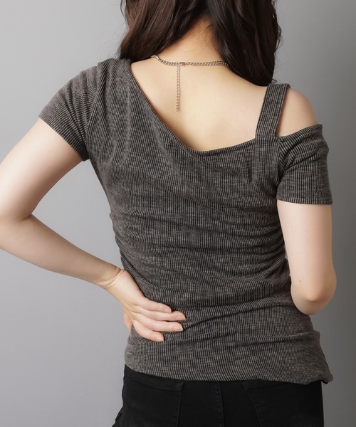 SPINNS（スピンズ）の「オフショル半袖カットソー/ベルトギャザー（Tシャツ/カットソー・レディース・チャコール/ホワイト/ブラック・ONESIZE）」の7枚目の写真