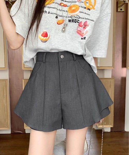 kirakiraShop（キラキラショップ）の「レイヤード風 フレア ショートパンツ 短パン ショーパン（その他パンツ・レディース・ブラック/グレー/モカ/ホワイト・S/M/L）」の2枚目の写真