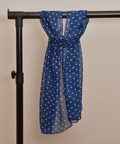 VIBGYOR Women（ヴィブジョー　ウィメン）の「【resonance】ドット柄 シンプル スカーフ/ストール【マルチウェイ】（ストール/ショール・レディース・ブラック/ホワイト/ベージュ/ネイビー/グレー・FREE）」の5枚目の写真