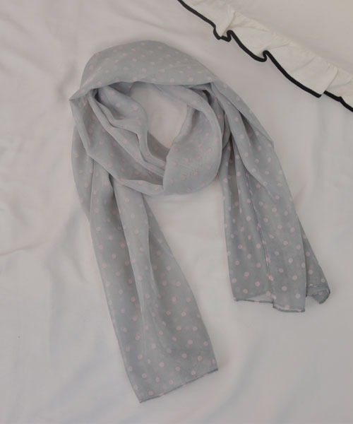VIBGYOR Women（ヴィブジョー　ウィメン）の「【resonance】ドット柄 シンプル スカーフ/ストール【マルチウェイ】（ストール/ショール・レディース・ブラック/ホワイト/ベージュ/ネイビー/グレー・FREE）」の13枚目の写真