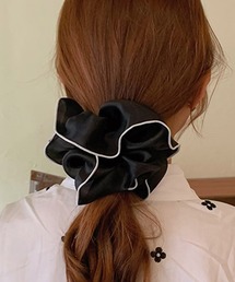 Blanc de Blue（ブランドブルー）の「バイカラーパイピングシュシュ（シュシュ・レディース）」