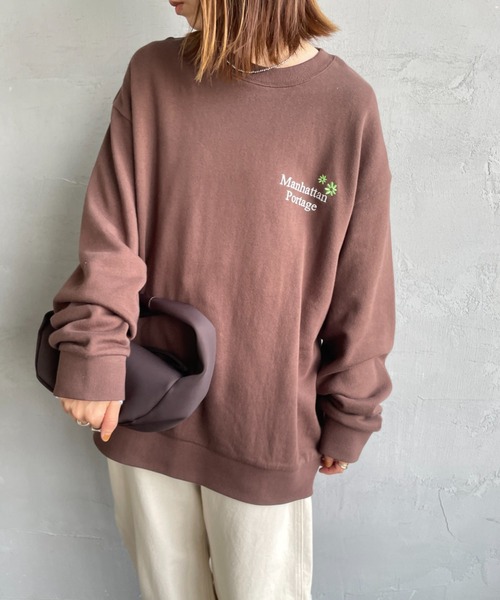 Manhattan Portage（マンハッタンポーテージ）の「[MANHATTAN PORTAGE/マンハッタンポーテージ] 別注 バックフラワープリント クルーネックスウェット（スウェット・レディース・ネイビー/ダークブラウン/オートミール・M/L/XL/S）」の11枚目の写真