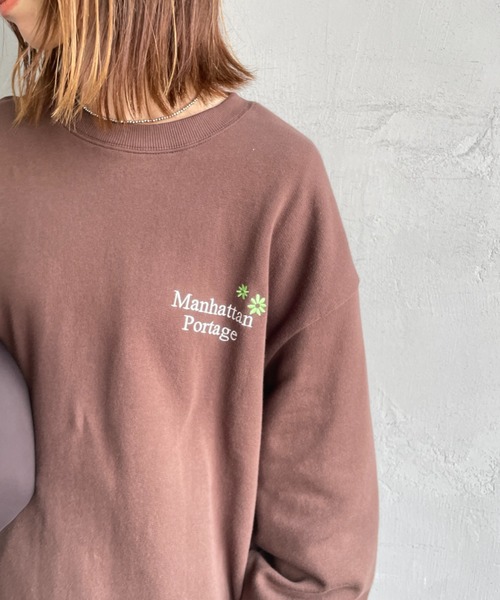 Manhattan Portage（マンハッタンポーテージ）の「[MANHATTAN PORTAGE/マンハッタンポーテージ] 別注 バックフラワープリント クルーネックスウェット（スウェット・レディース・ネイビー/ダークブラウン/オートミール・M/L/XL/S）」の17枚目の写真
