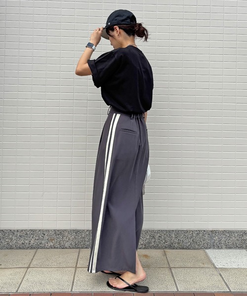 ISOOK(アイスー)の「【ISOOK / アイスー】オーバーサイズ半袖ロゴTシャツ / プリントT クルーネック ラウンドネック Tシャツ レタリング 英字ロゴ ルーズ丈 ビックシルエット ユニセックス 白 黒 ホワイト ブラックZOZOTOWN限定(Tシャツ/カットソー・レディース・ブラック/ホワイト・FREE)」の17枚目の写真