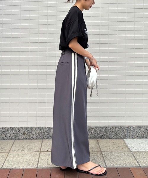 ISOOK(アイスー)の「【ISOOK / アイスー】オーバーサイズ半袖ロゴTシャツ / プリントT クルーネック ラウンドネック Tシャツ レタリング 英字ロゴ ルーズ丈 ビックシルエット ユニセックス 白 黒 ホワイト ブラックZOZOTOWN限定(Tシャツ/カットソー・レディース・ブラック/ホワイト・FREE)」の10枚目の写真