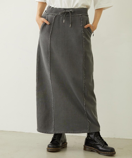 MILKFED.(ミルクフェド)の「FADED SWEAT LONG SKIRT(スカート・レディース・ブラック/ブラウン/ネイビー・S/M)」の2枚目の写真