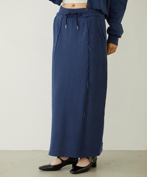 MILKFED.(ミルクフェド)の「FADED SWEAT LONG SKIRT(スカート・レディース・ブラック/ブラウン/ネイビー・S/M)」の12枚目の写真