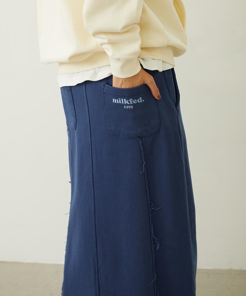 MILKFED.(ミルクフェド)の「FADED SWEAT LONG SKIRT(スカート・レディース・ブラック/ブラウン/ネイビー・S/M)」の18枚目の写真