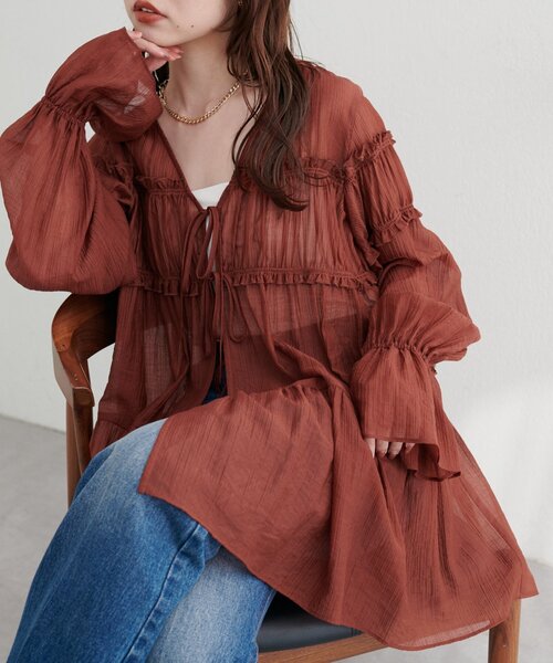 natural couture（ナチュラルクチュール）の「【WEB限定】ギャザーティアードロングブラウス（シャツ/ブラウス・レディース・レッド系その他/モカ/グリーン系その他/ブラック/オフホワイト・FREE）」の5枚目の写真
