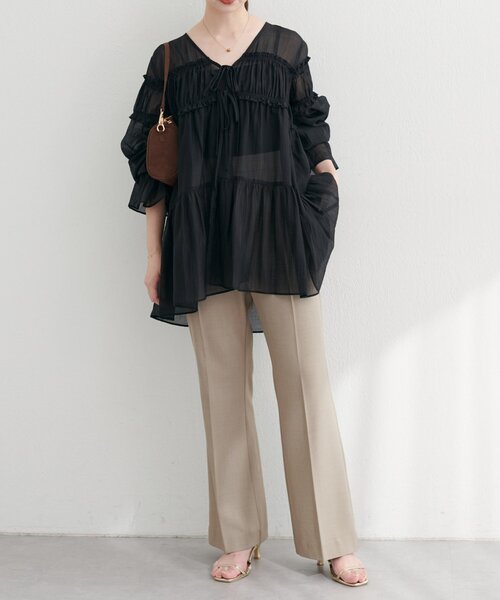 natural couture（ナチュラルクチュール）の「【WEB限定】ギャザーティアードロングブラウス（シャツ/ブラウス・レディース・レッド系その他/モカ/グリーン系その他/ブラック/オフホワイト・FREE）」の15枚目の写真