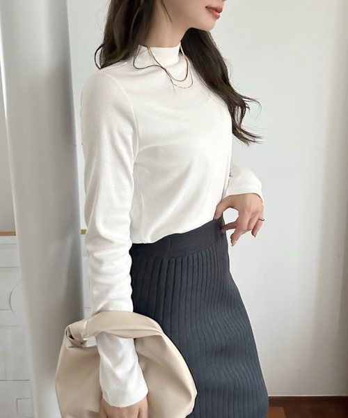 TREOVER(トレオーバー)の「【選べる無地&配色デザイン】配色アソート プチハイネックリブトップス(Tシャツ/カットソー・レディース・グレイッシュベージュ/ブラウン系その他/チャコールグレー×ブラック/ホワイト×ブラック/カーキ/ブラック/グリーン系その他/チャコール/ブラック×ホワイト/ベージュ系その他/ブラウン/オフホワイト・LARGE/MEDIUM/X-LARGE)」の13枚目の写真