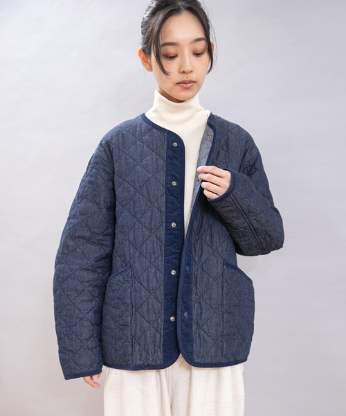 URCH RNA(アーチ アールエヌエー)の「J2150 ウォッシュドキルトジャケット(ノーカラージャケット・レディース・ナチュラル/ワンウォッシュ/チャコール・FREE)」の7枚目の写真