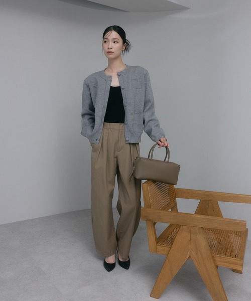 soins（ソワン）の「【牛革】ボックスハンドバッグ（ハンドバッグ・レディース・ブラック/グレイッシュベージュ・FREE）」の15枚目の写真