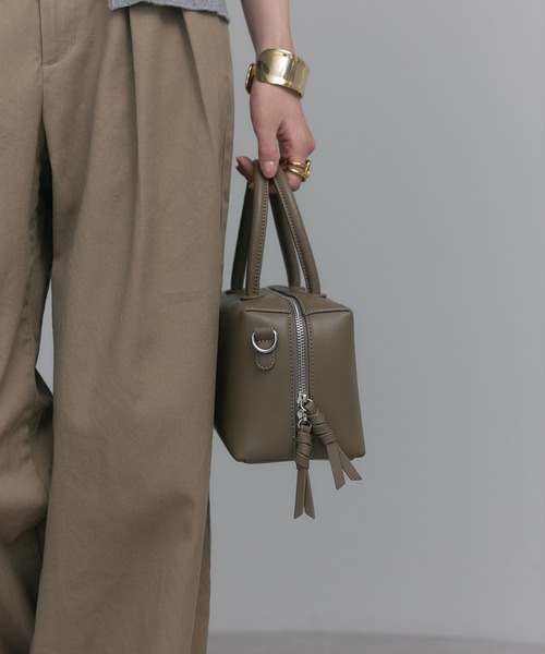 soins（ソワン）の「【牛革】ボックスハンドバッグ（ハンドバッグ・レディース・ブラック/グレイッシュベージュ・FREE）」の22枚目の写真