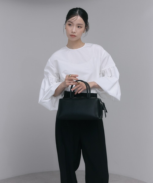 soins（ソワン）の「【牛革】ボックスハンドバッグ（ハンドバッグ・レディース・ブラック/グレイッシュベージュ・FREE）」の8枚目の写真