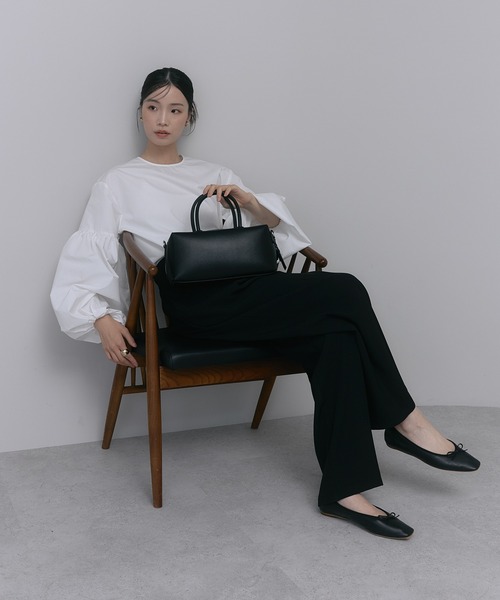 soins（ソワン）の「【牛革】ボックスハンドバッグ（ハンドバッグ・レディース・ブラック/グレイッシュベージュ・FREE）」の10枚目の写真