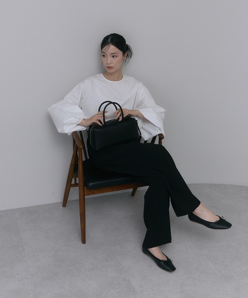 soins（ソワン）の「【牛革】ボックスハンドバッグ（ハンドバッグ・レディース・ブラック/グレイッシュベージュ・FREE）」の13枚目の写真