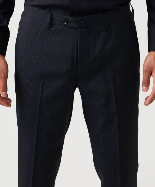 MICHEL KLEIN HOMME   （ミッシェルクランオム）の「【セットアップ】チェック柄スラックスパンツ（スラックス・メンズ・ブラック・MEDIUM/LARGE/X-LARGE）」の7枚目の写真