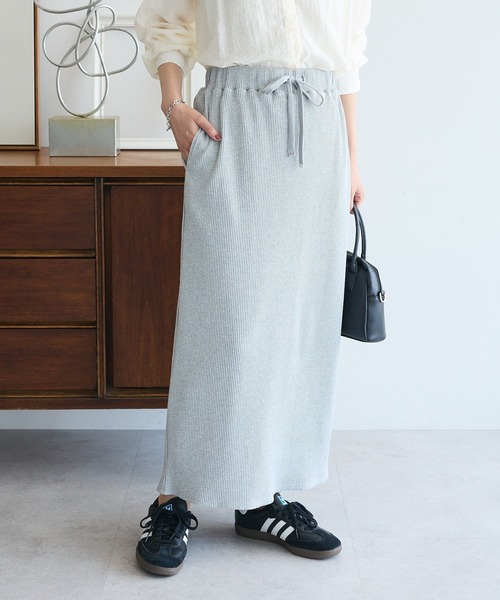 Green Parks(グリーンパークス)の「楽ちんIラインリブスカート(スカート・レディース・オフホワイト/杢グレー/ブラック/ボルドー・FREE)」の4枚目の写真