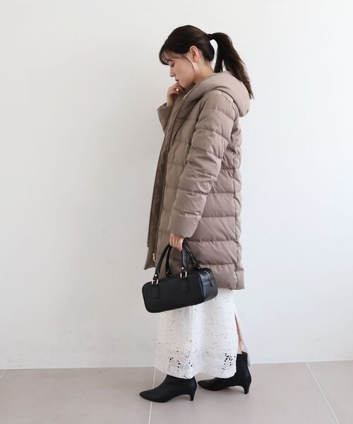 le.coeur blanc（ルクールブラン）の「ファーフードロングダウン（ダウンジャケット/コート・レディース・グレイッシュベージュ/モカ/ネイビー/ライトグレー/ブラック・36/38/40）」の14枚目の写真