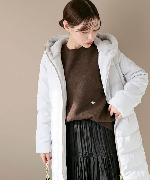 le.coeur blanc（ルクールブラン）の「ファーフードロングダウン（ダウンジャケット/コート・レディース・グレイッシュベージュ/モカ/ネイビー/ライトグレー/ブラック・36/38/40）」の3枚目の写真