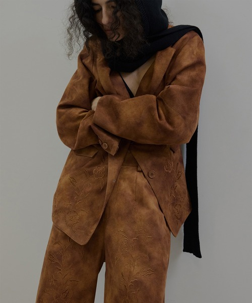 Ameri（アメリ）の「SYNTHETIC SUEDE EMBROIDERY JACKET（テーラードジャケット・レディース・ブラック/キャメル/ピンク・SMALL/MEDIUM）」の14枚目の写真