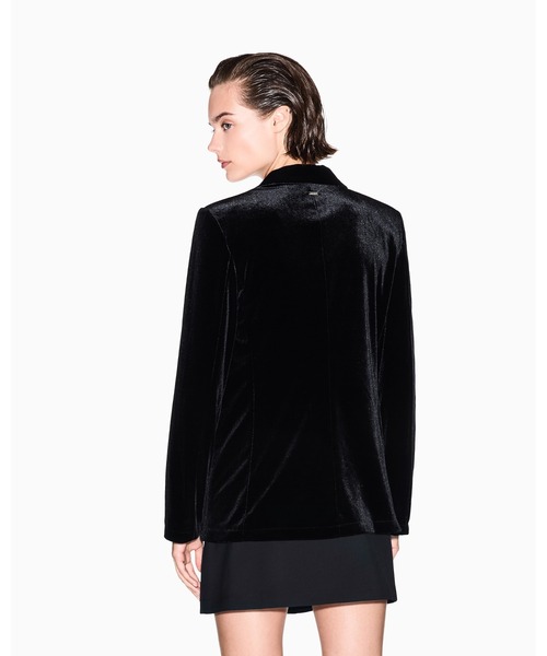 ARMANI EXCHANGE（アルマーニエクスチェンジ）の「【A|X アルマーニ エクスチェンジ】＜オンライン限定＞ストレッチベルベット シングルブレストジャケット（テーラードジャケット・レディース・ブラック・X-SMALL/SMALL/MEDIUM/LARGE）」の2枚目の写真
