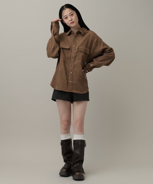 3.3 Field Trip (3.3フィールドトリップ)の「【UNISEX】ALAND/コーデュロイ長袖シャツ(シャツ/ブラウス・レディース・ブラウン/ライトブルー・MEDIUM/SMALL)」の13枚目の写真