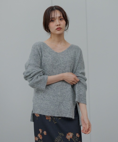 Andemiu(アンデミュウ)の「【手洗い可能】モヘアウールVプルオーバー491832(ニット/セーター・レディース・ピンク/オフホワイト/グレー・FREE)」の1枚目の写真