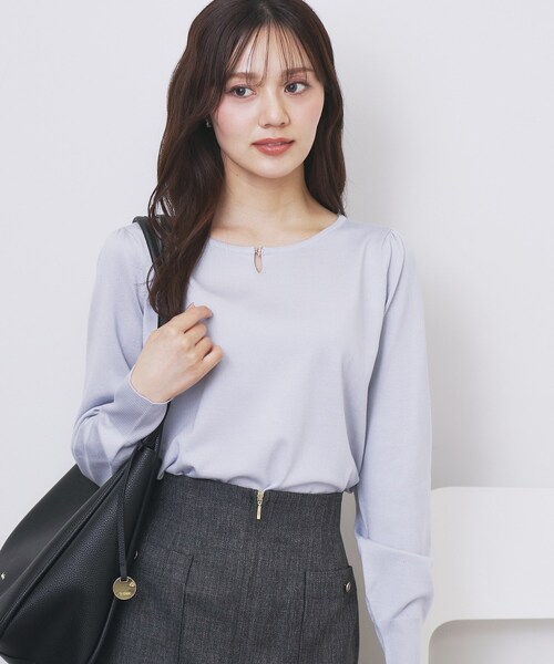 index(インデックス)の「パール調パーツ付きクルーネックニット【洗濯機OK】《8col/XS~3L》(ニット/セーター・レディース・ホワイト系8/ピンク系1/ボルドー/サックスブルー系7/ネイビー系5/チャコールグレー/ナチュラル/ブルー・34/36/38/40/42/44)」の13枚目の写真