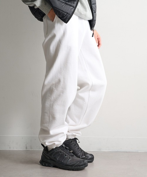 BABYMONSTER ホワイトスウェットパンツ BABY MONSTER スウェットパンツ ホワイト - メルカリ